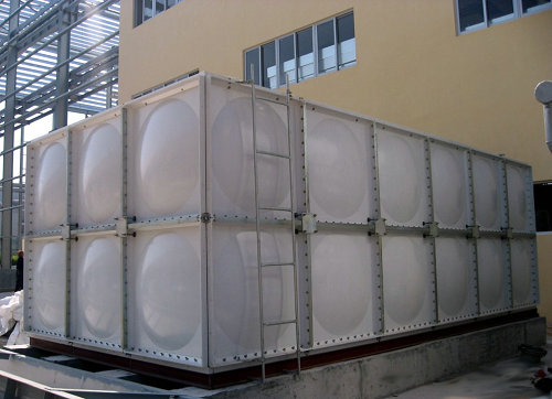 玻璃钢水箱在工业领域的广泛应用与益处