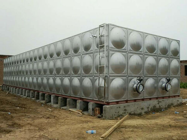 河南周口某养猪场300吨不锈钢水箱项目